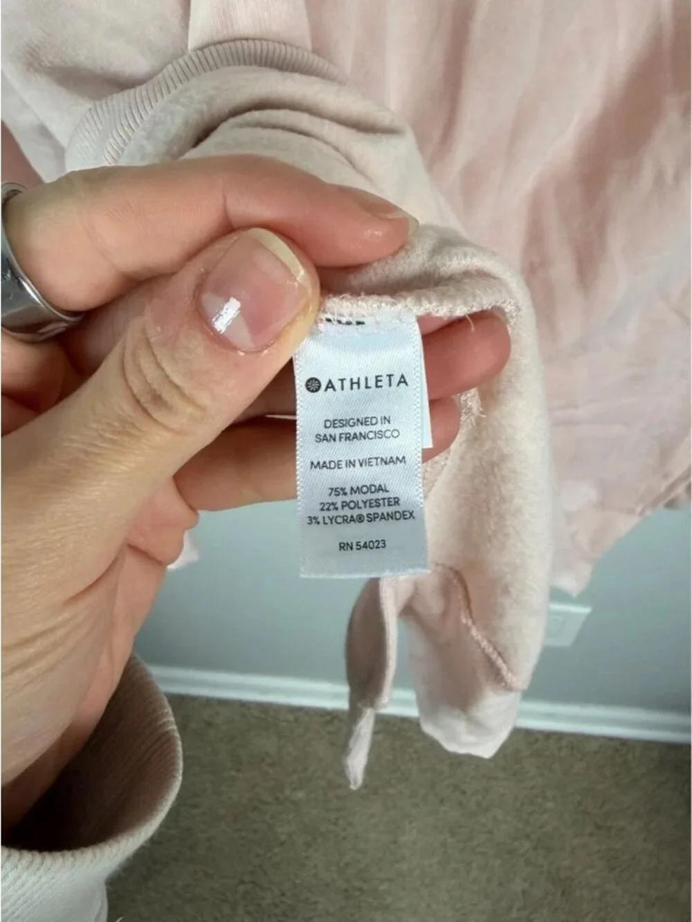 Athleta Cozy Karma Sweatshirt Light Pink Modal Thumbhole 870422 Size XL Women’s